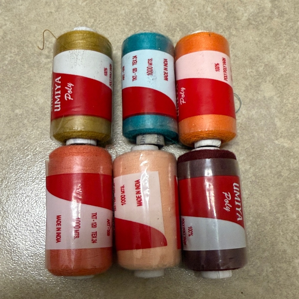 NWT Colorful Sewing Thread Set 6 piece